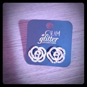 Deadstock Vintage Y2k 2000s Silver-Tone Glam Crystals Rose Flower Stud Earrings